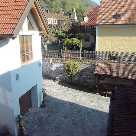 Gaestehaus Schuetz Spitz an der Donau Екстериор снимка
