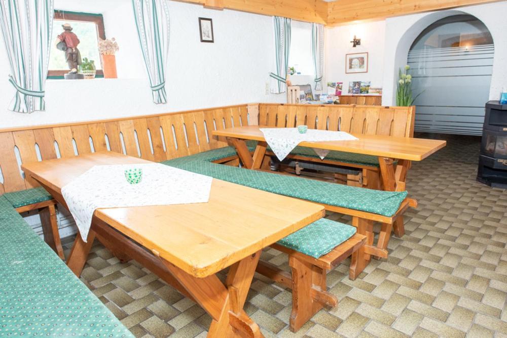 Gaestehaus Schuetz Spitz an der Donau Екстериор снимка