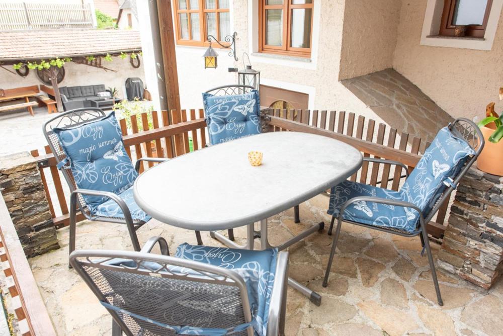 Gaestehaus Schuetz Spitz an der Donau Екстериор снимка